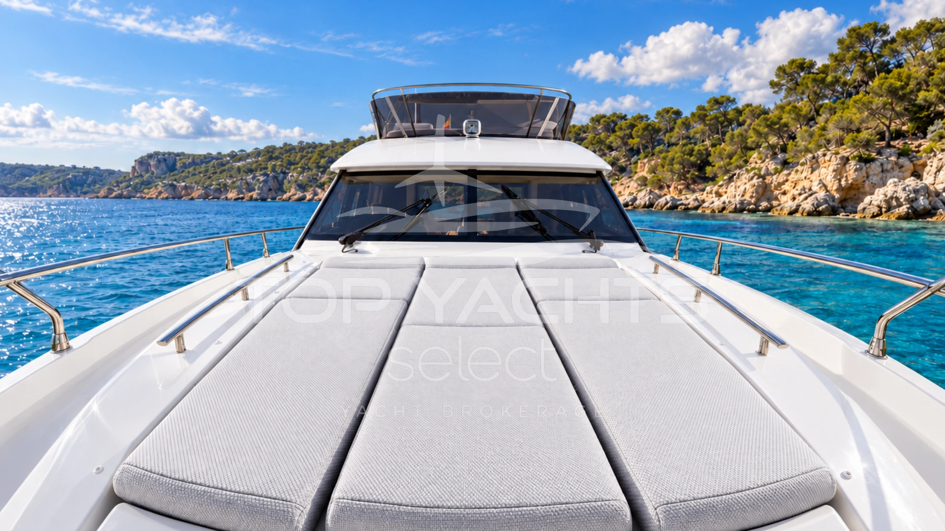 Prestige 420 in a bay in Mallorca